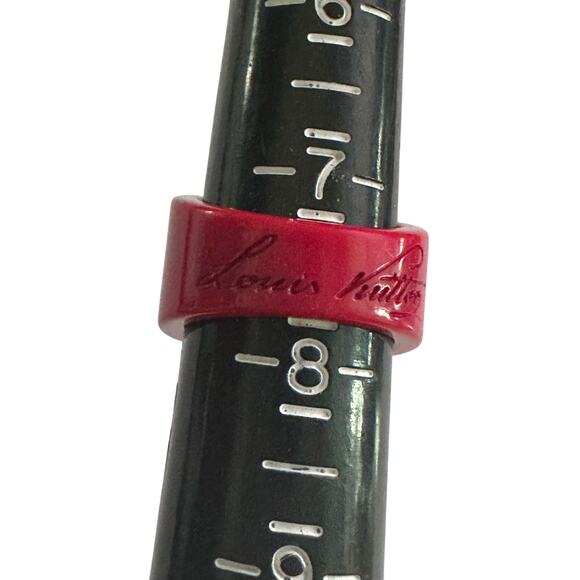 Louis Vuitton LockMe Fuchsia Resin Gold Tone Ring - Picture 11 of 11